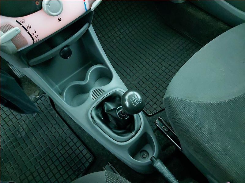 Citroën C1 (2008) 1.0, po STK, jezdí výborně - fotka 13 z 14