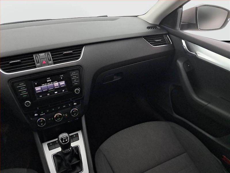 Škoda Octavia (2013) 2.0 TDI, 4X4, Xenony - fotka 8 z 20