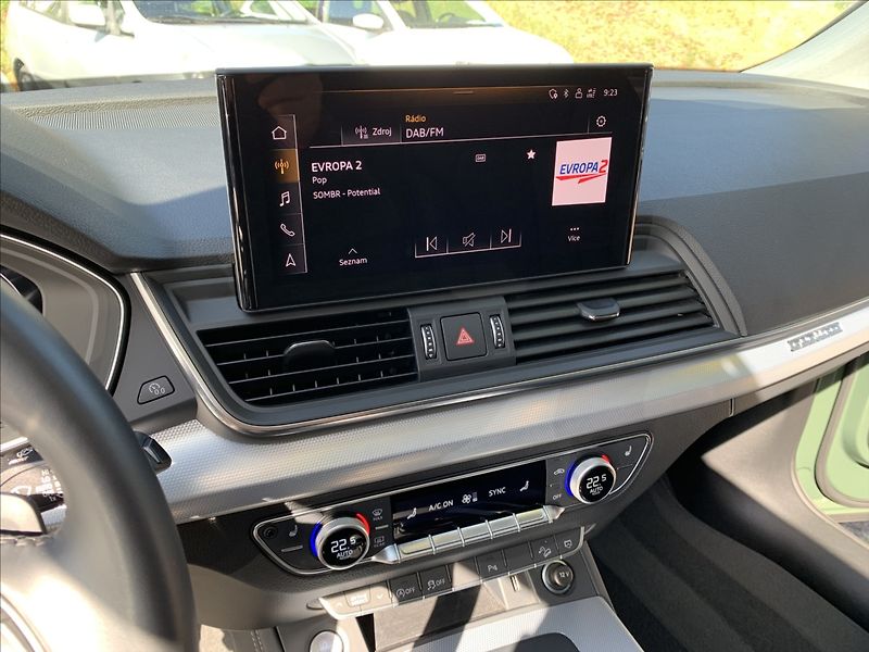 Audi Q5 2,0 TSI QUATTRO SLINE ČR,SERVI - fotka 12 z 29
