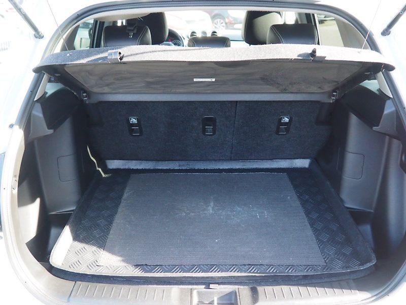 Suzuki Vitara (2016) 1.6i VVT, 88 kW, 4x4 - fotka 14 z 42