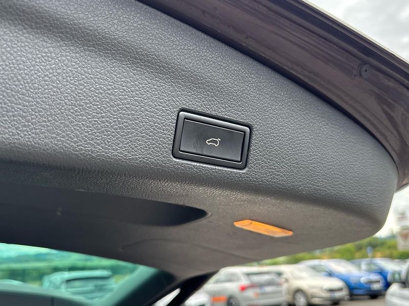 Volkswagen Sharan 4Motion, Highline - fotka 24 z 25