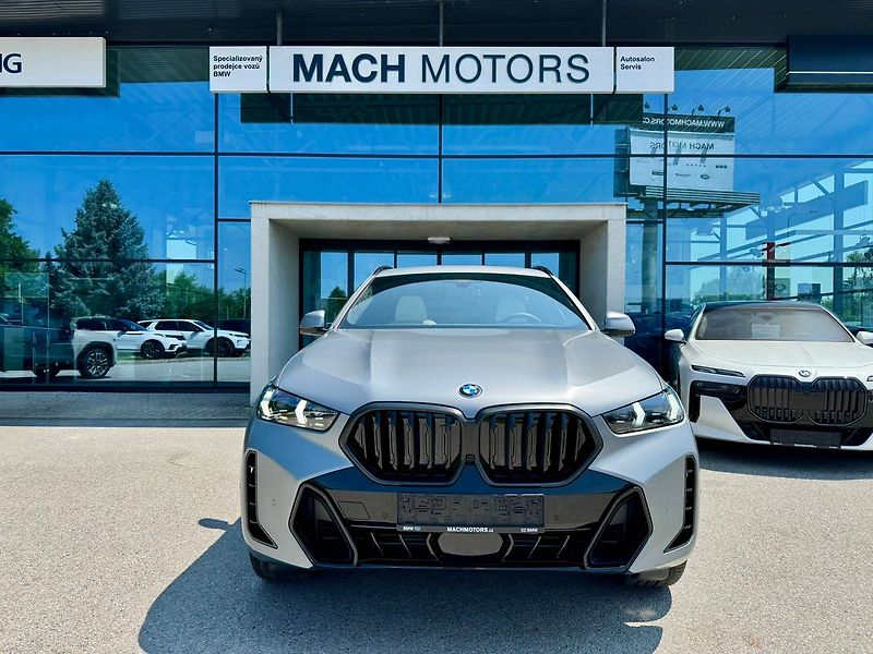 BMW X6 - fotka 2 z 28