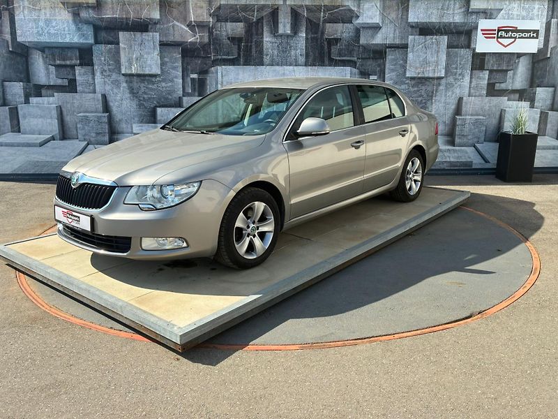 Škoda Superb (2012) 2.0TDI, 103KW - fotka 3 z 26