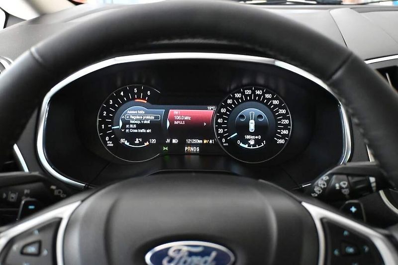 Ford S-MAX (2020) 2.0 4x4 140 KW LED ACC SONY Ta - fotka 32 z 45