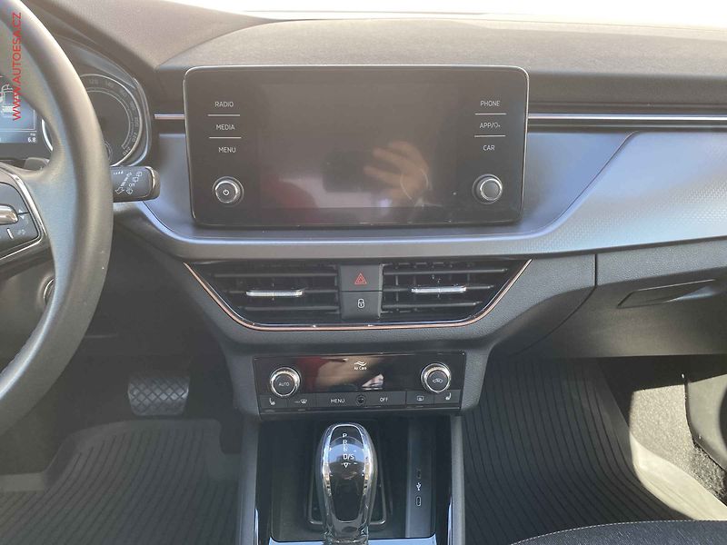 Škoda Kamiq (2023) 1.0 TSi, 1.maj,ČR, Style - fotka 12 z 20