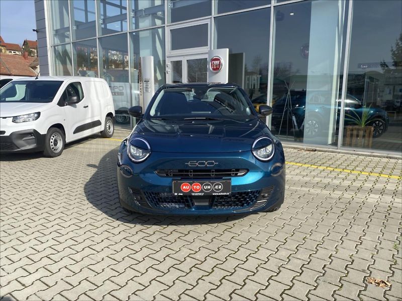 Fiat 600 (2024) 1,2 Turbo Hybrid 110k eDCT - fotka 2 z 14