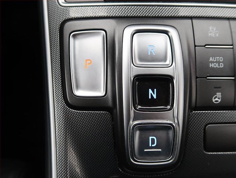 Hyundai Santa Fe (2022) Plug-in Hybrid - fotka 13 z 18