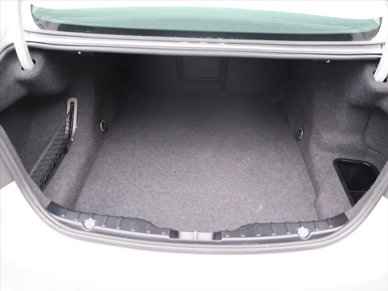 BMW Řada 5 2.0 520d 135kW Aut. Xenon Navi - fotka 10 z 34