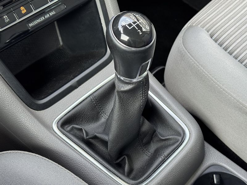 Seat Alhambra (2014) 2.0TDi MAN Style, 7míst RZV - fotka 37 z 44