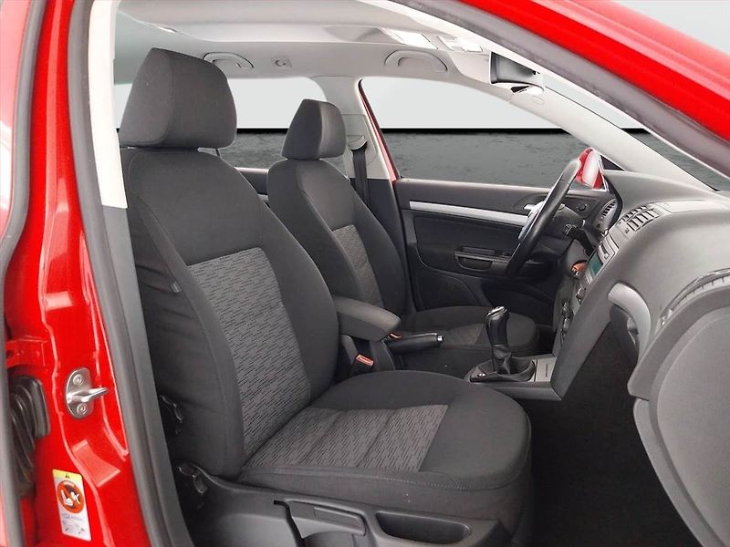 Škoda Octavia (2012) Elegance 1.6 TDI, po STK - fotka 9 z 17