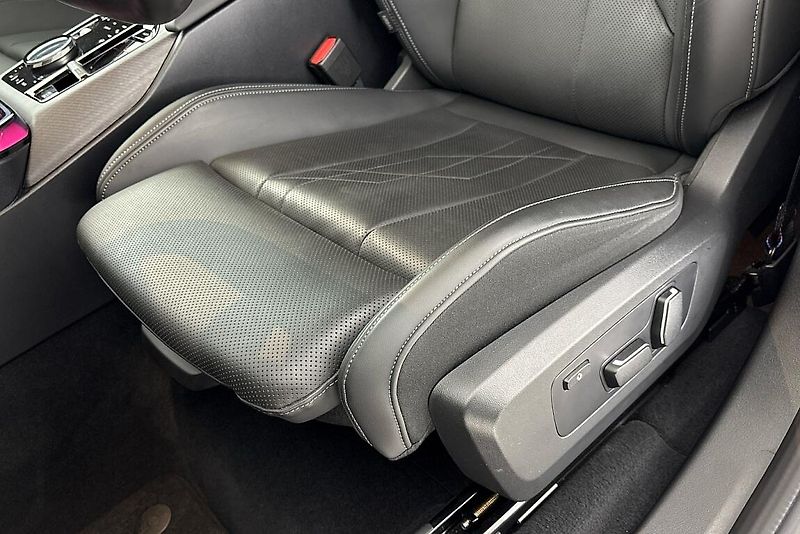 BMW X3 xDrive20d - fotka 7 z 26