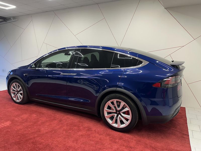 Tesla Model X (2018) Model X P100D - fotka 3 z 16
