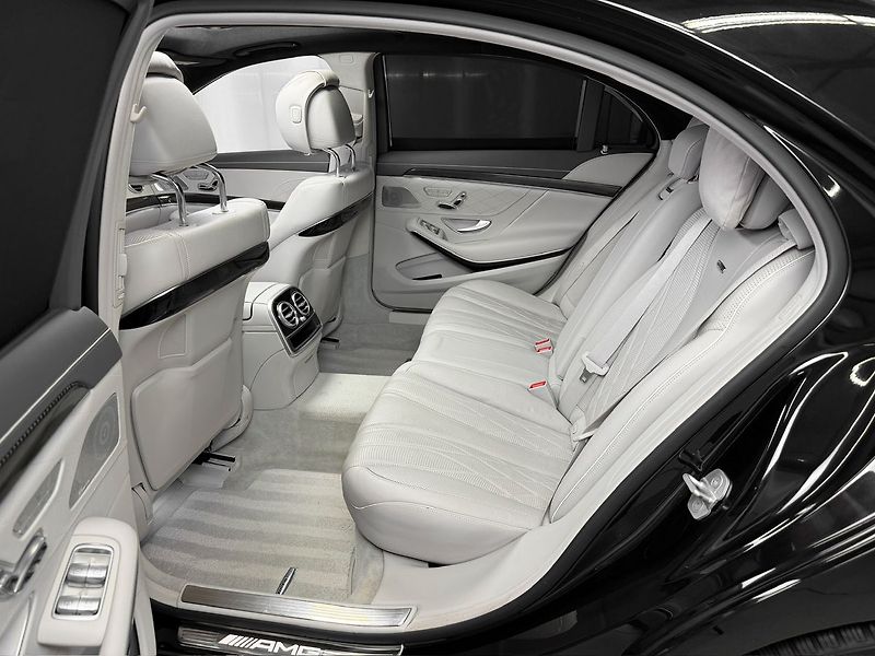 Mercedes-Benz Třídy S V8 4MATIC LONG, WEBASTO, PANOR - fotka 12 z 31