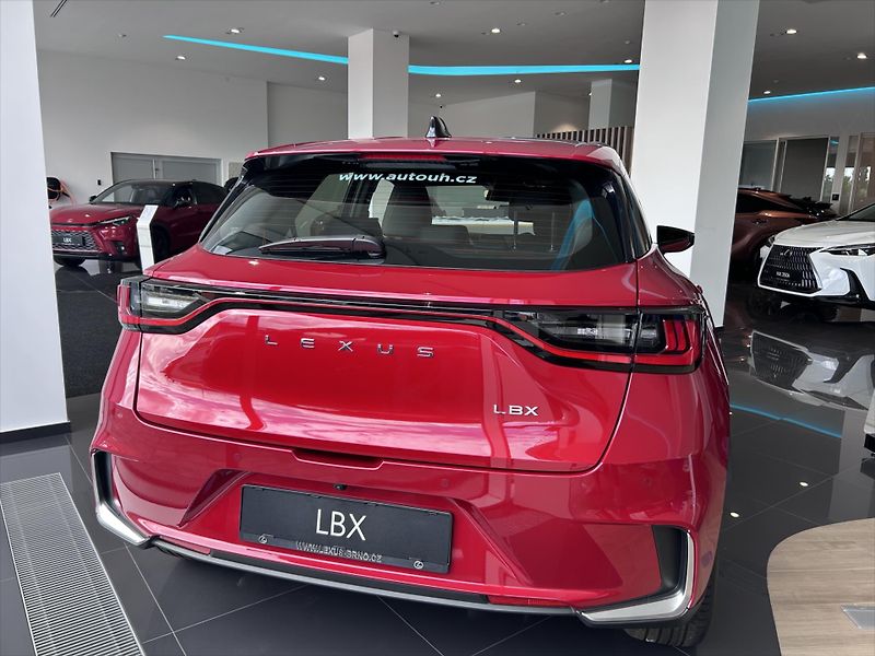 Lexus LBX (2025) 1,5   Relax Tech - fotka 6 z 9