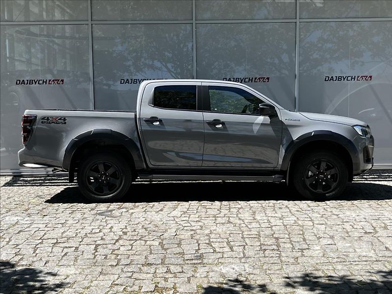 Isuzu D-Max 1,9 Double Cab  6A/T V-Cross M - fotka 4 z 28