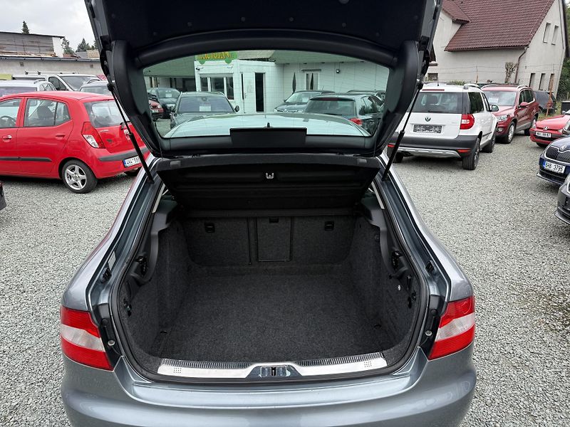 Škoda Superb 1.4 TSI AMBITION - fotka 12 z 14