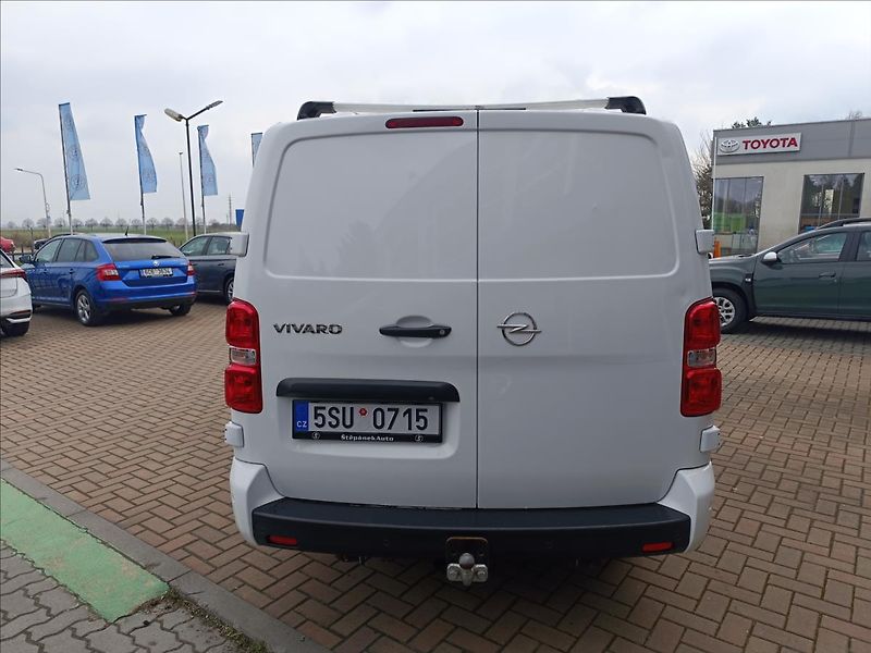 Opel Vivaro 2,0 CDTi Crewvan - fotka 6 z 21