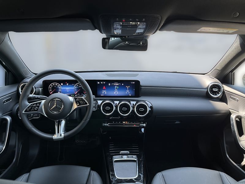 Mercedes-Benz Třídy A A-Třída 180 Progressive Editio - fotka 14 z 20