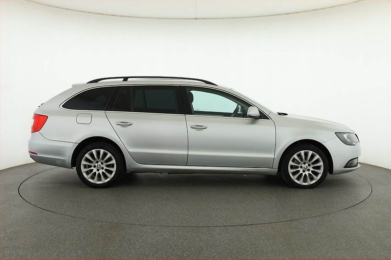 Škoda Superb (2013) Ambition 2.0 TDI, Serv.kniha - fotka 6 z 18