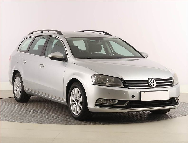 Volkswagen Passat (2012) Comfortline 2.0 TDI, Navi - fotka 1 z 21