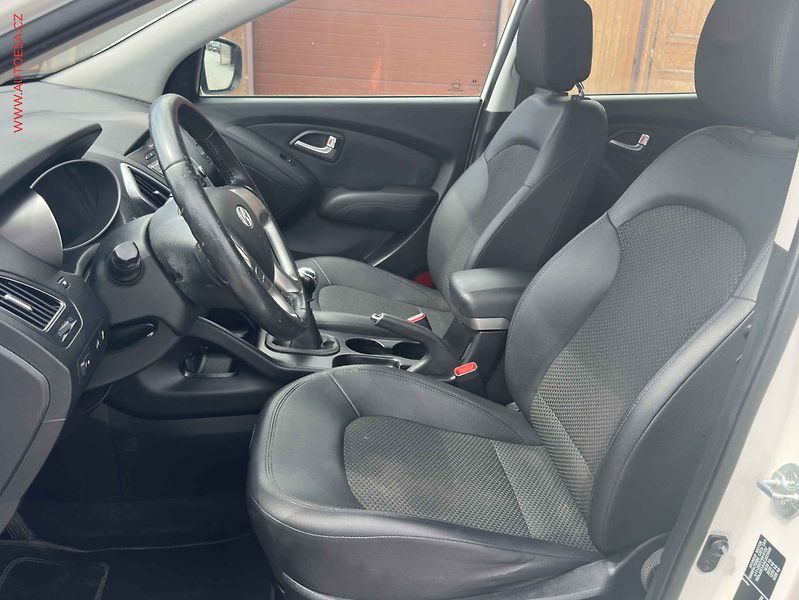 Hyundai ix35 (2012) 1.6GDi, ČR, AC, TZ - fotka 9 z 21