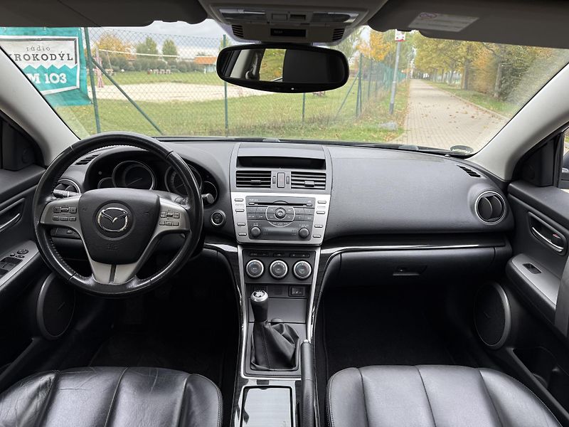Mazda 6 2.5 Top Sport - fotka 23 z 34