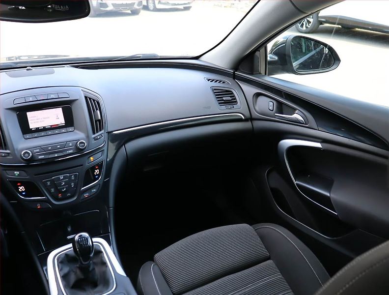 Opel Insignia (2014) 2.0 CDTI, Xenony, Tempomat - fotka 8 z 18