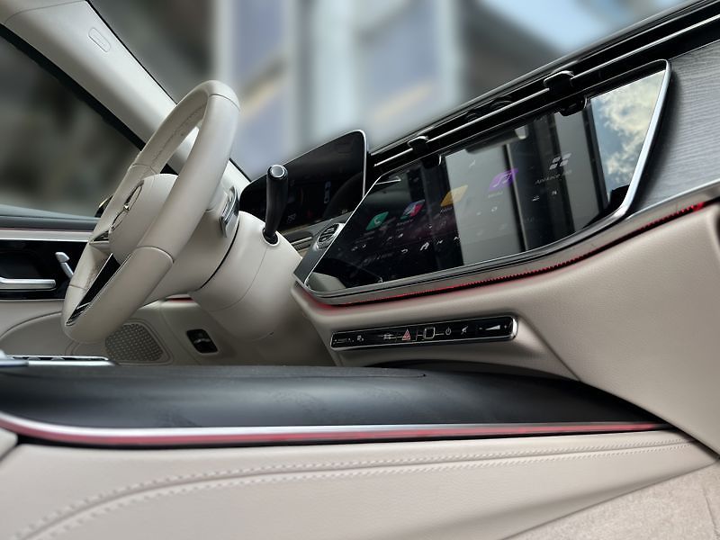 Mercedes-Benz Třídy E 220d 4MATIC Avantgarde - fotka 17 z 20