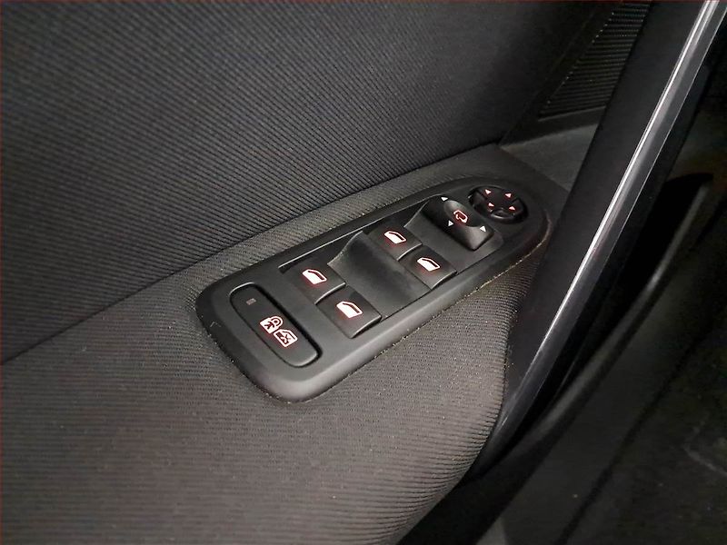 Peugeot 508 (2017) 2.0 BlueHDi, Automat, Navi - fotka 18 z 18