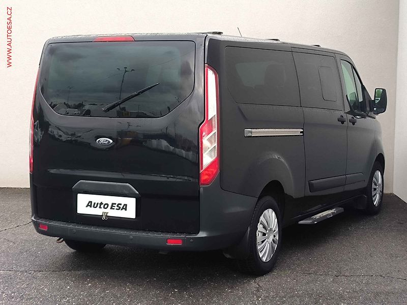 Ford Tourneo Custom (2014) 2.2TDCi L2 9míst, Trend, AC - fotka 4 z 19