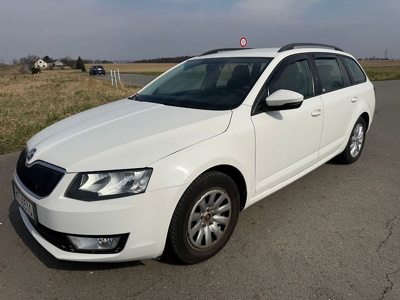 Škoda Octavia 1,6 TDI 2X SADA KOL ZIMA LETO - fotka 1 z 3