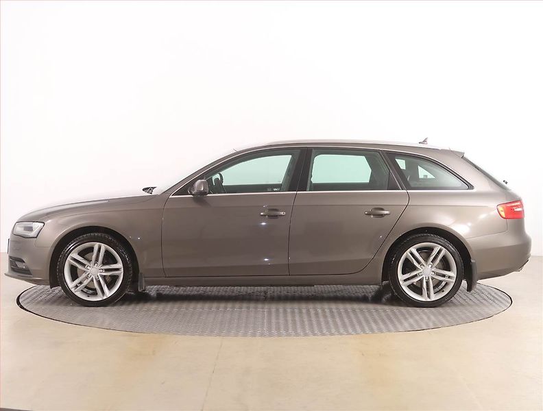 Audi A4 (2013) Ambition 2.0 TDI, Automat - fotka 3 z 14