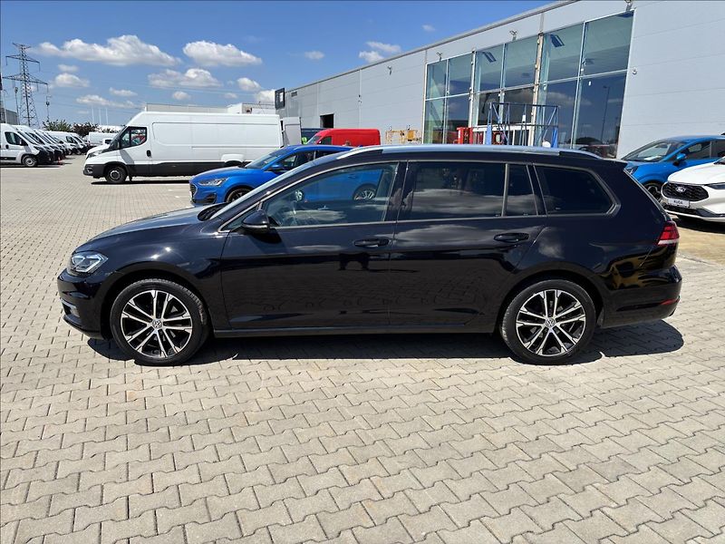 Volkswagen Golf 1,0 TSI 81 kW Comfortline - fotka 2 z 48