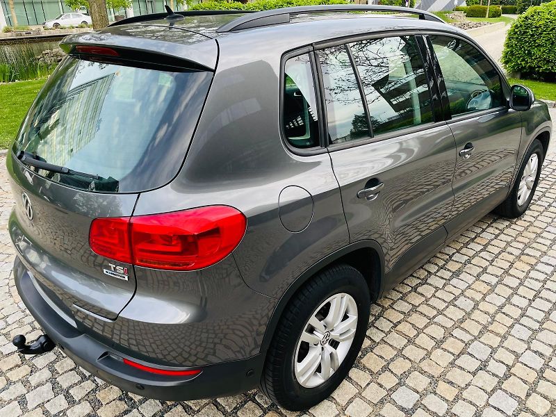 Volkswagen Tiguan 1.4TSI MANUÁL SENZORY TAŽNÉ - fotka 11 z 47