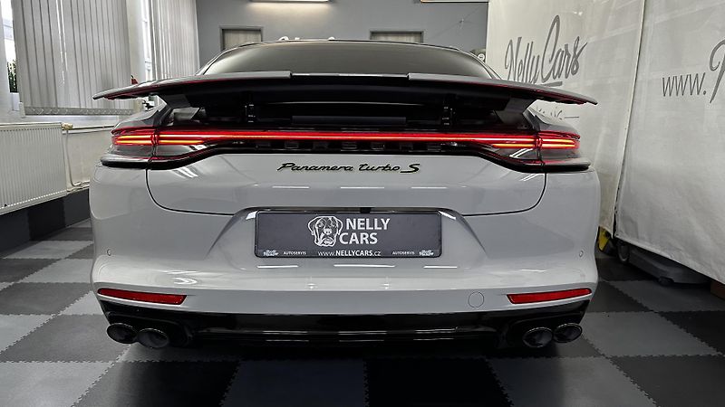Porsche Panamera TURBO S E-HYBRID 700 koní - fotka 21 z 51