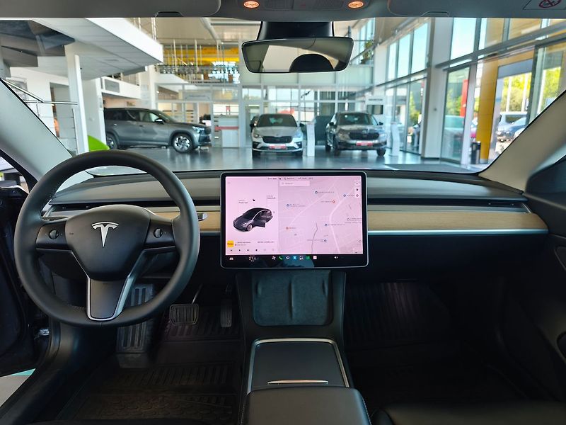Tesla Model 3 LR, AWD, Tažné, Tepelné čerpad - fotka 9 z 18