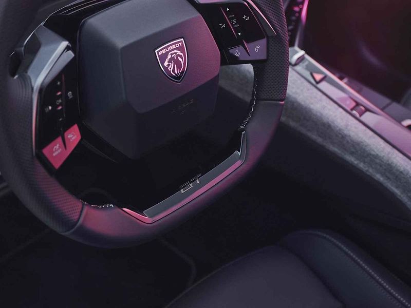 Peugeot E-3008