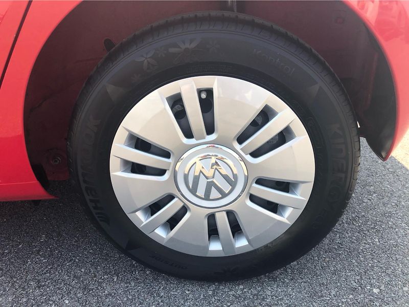 Volkswagen up! 1,0 44kW BMT Move - fotka 14 z 26