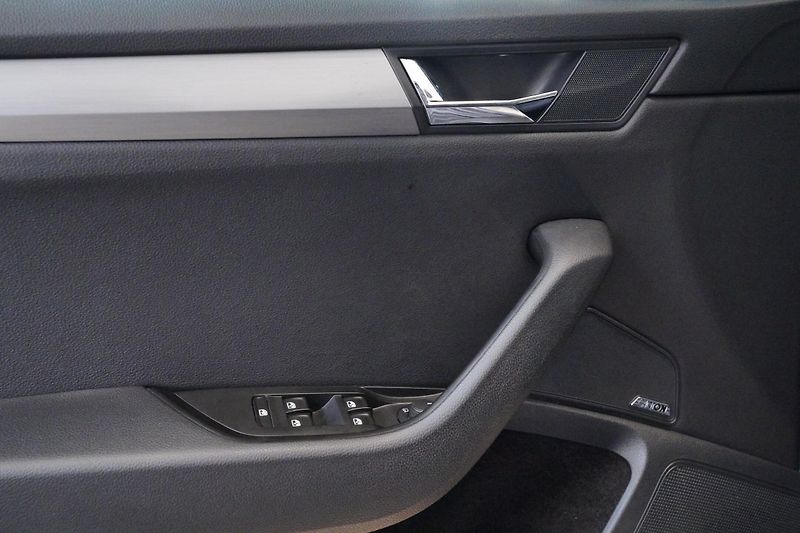 Škoda Superb - fotka 12 z 29