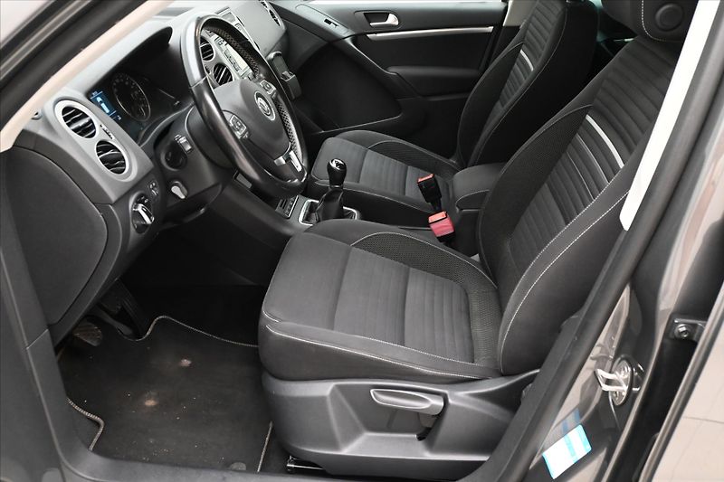 Volkswagen Tiguan 2,0 TDI 103kW 4x4 Manuál Záruk - fotka 13 z 31