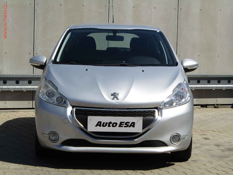 Peugeot 208 (2015) 1.4d, ČR, autoAC, temp - fotka 2 z 17
