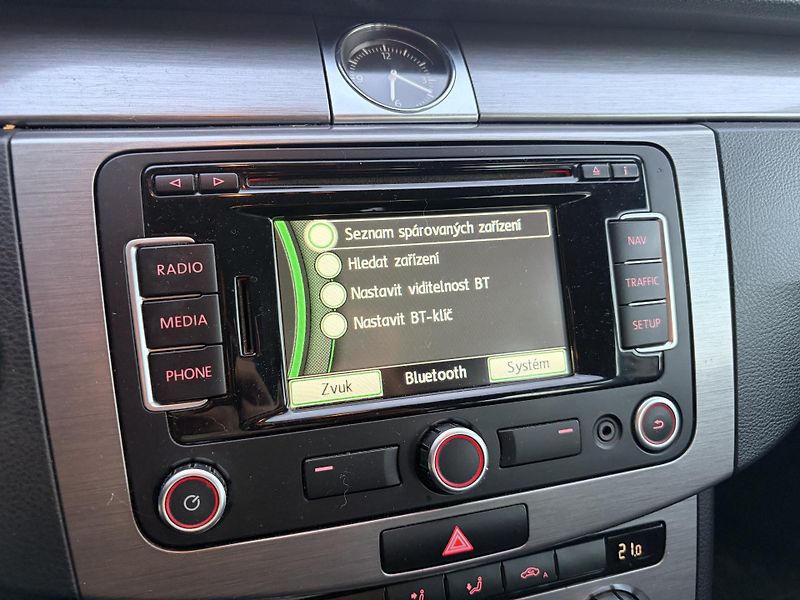 Volkswagen Passat 1.6TDI 77KW - fotka 22 z 36
