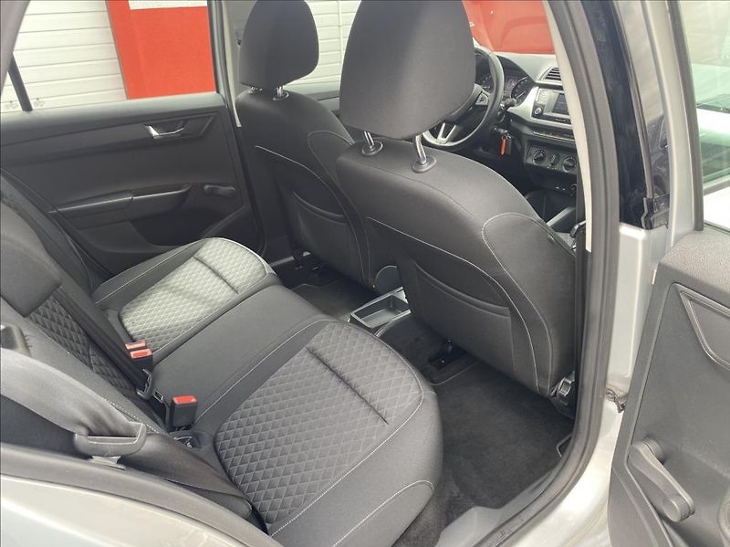 Škoda Fabia 1,4 TDI Ambition - fotka 18 z 39