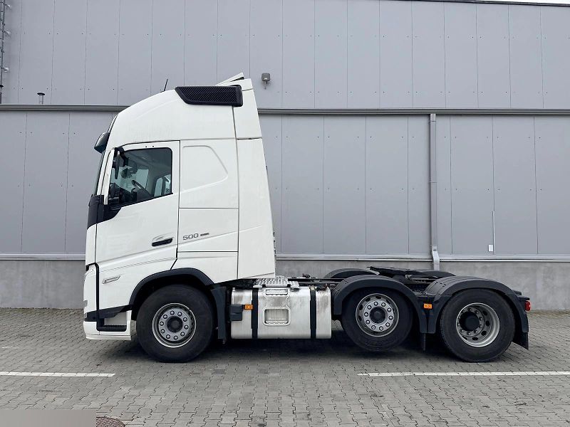 Volvo FH (2024) 500 6x2 tahač 70t EURO 6 - fotka 2 z 13