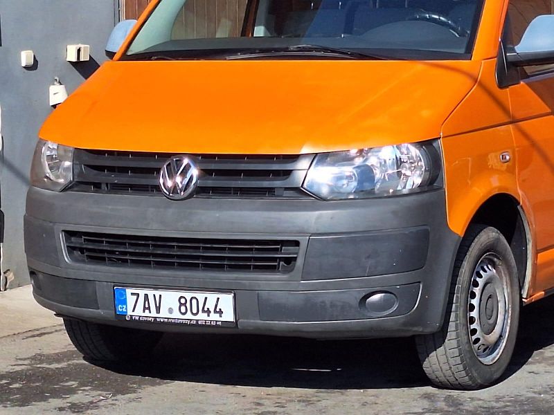 Volkswagen Transporter (2011) T5 2,0TDi DOKA 6míst valník - fotka 2 z 18