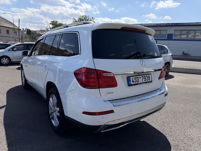 Mercedes-Benz GL 350Cdi, 7míst, Tažné - fotka 2 z 16