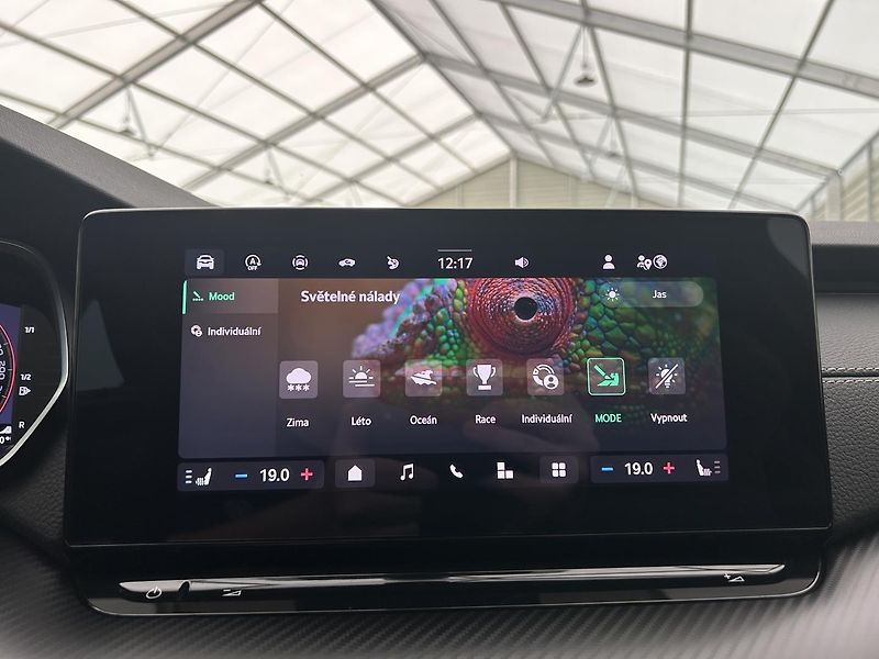 Škoda Octavia 1.5 TSI SportLine - fotka 14 z 30