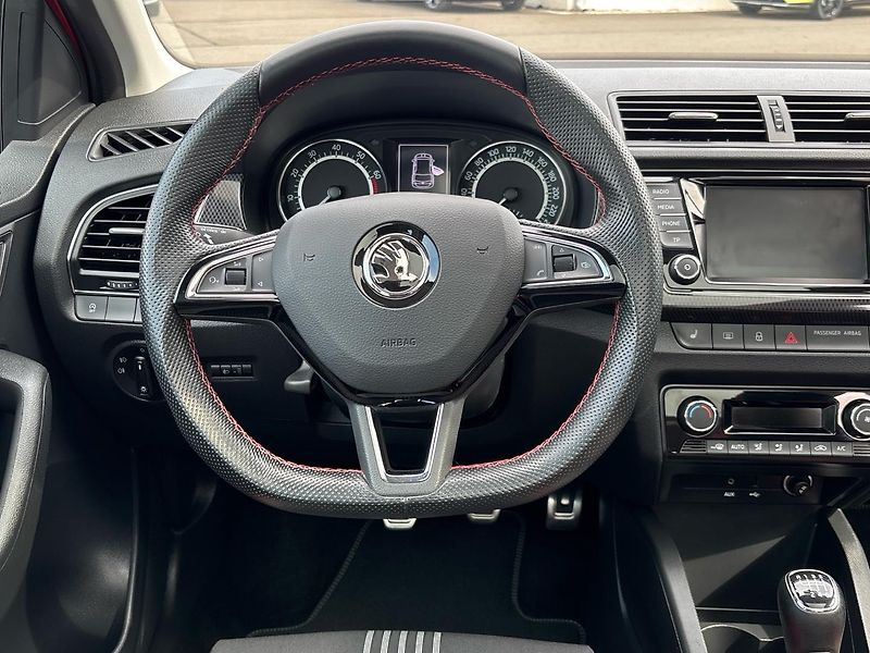 Škoda Fabia Monte Carlo - fotka 18 z 28
