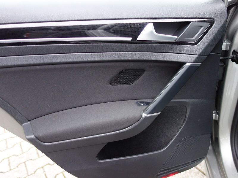 Volkswagen Golf (2019) 1.6TDI 85kW -ACC-VIRTUAL-DPH - fotka 29 z 34