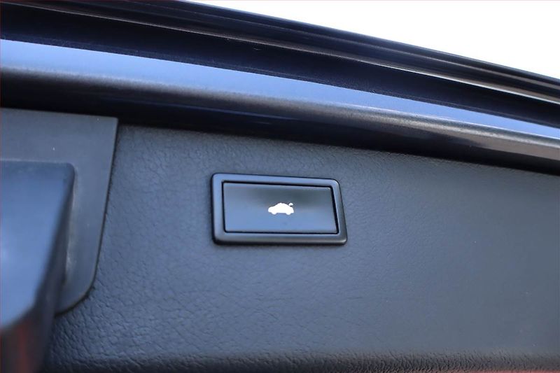 Audi A6 Allroad (2010) 3.0 TDI, 4X4, Automat, Navi - fotka 26 z 29